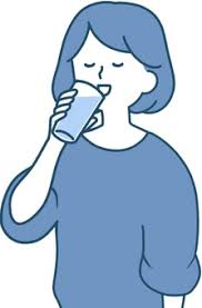 水分補給をする女性